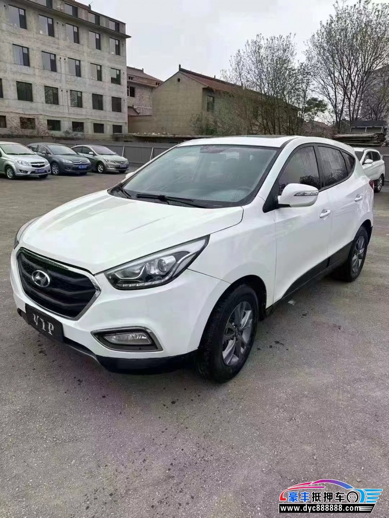 17年现代ix35轿车抵押车出售