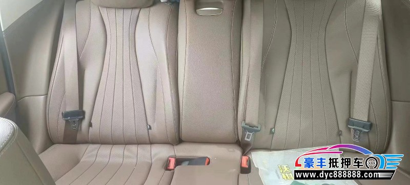 23年奔驰E轿车抵押车出售