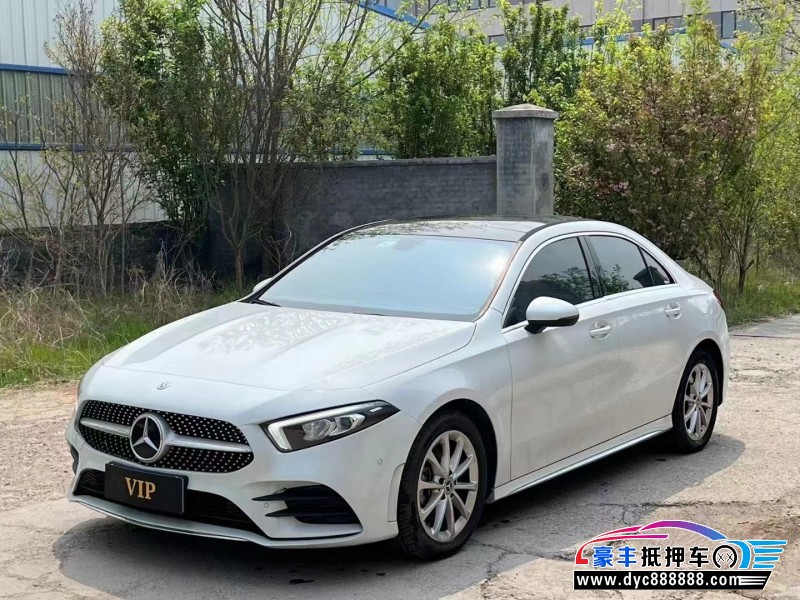 20年奔驰A轿车抵押车出售