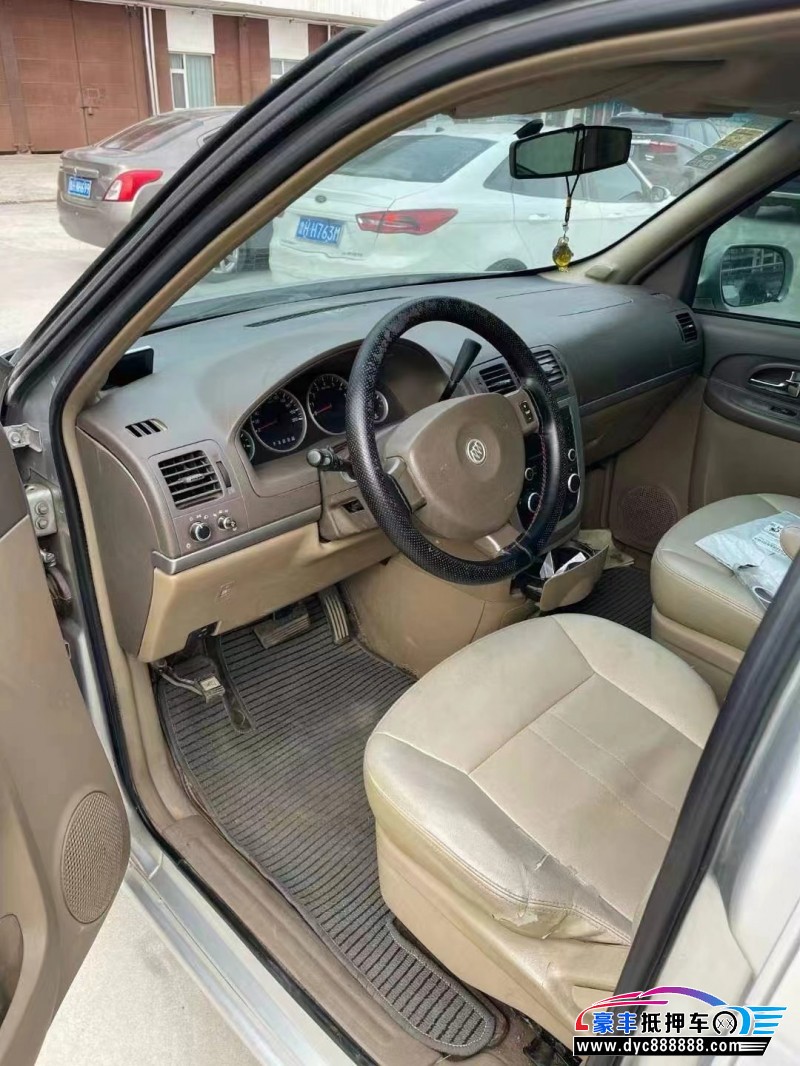 15年别克GL8轿车抵押车出售