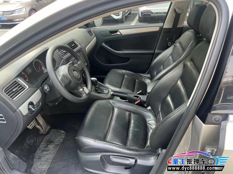 13年大众速腾轿车抵押车出售