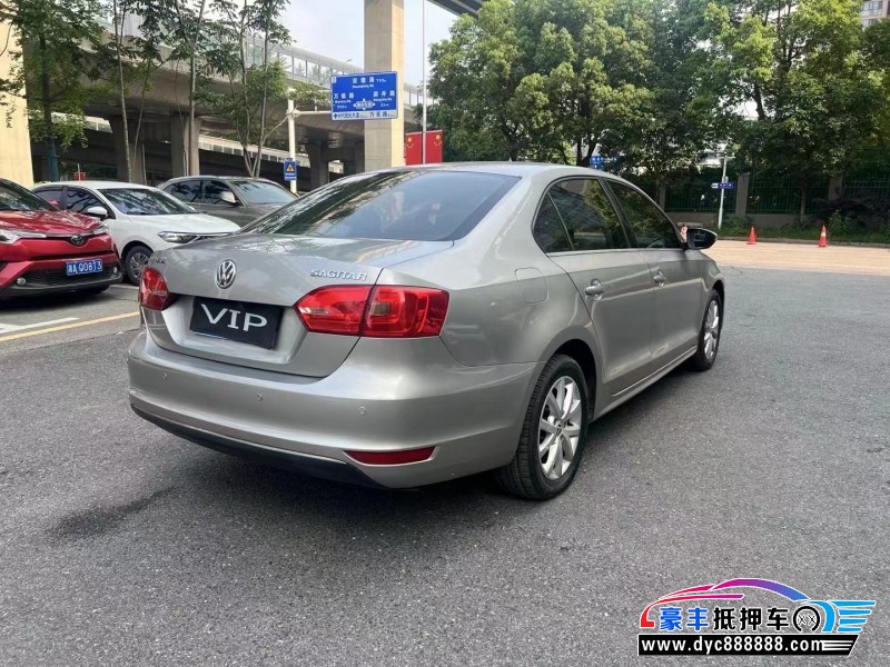 13年大众速腾轿车抵押车出售