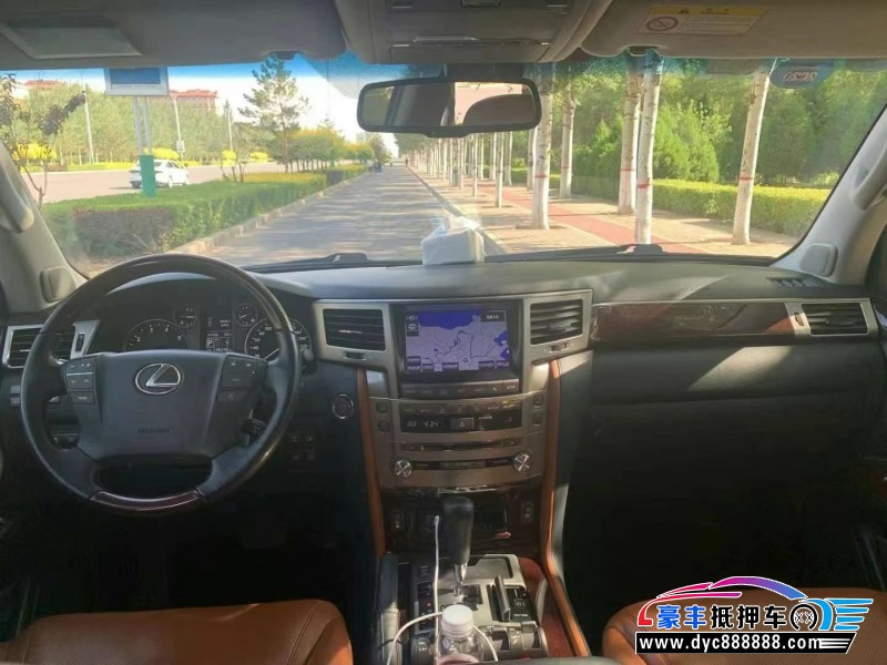 13年雷克萨斯LX轿车抵押车出售