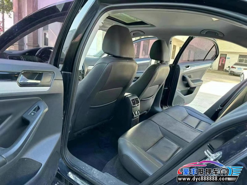 17年大众速腾轿车抵押车出售