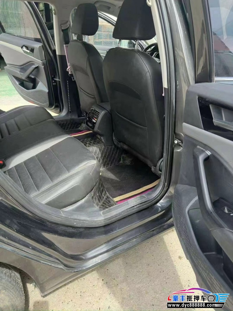 20年大众速腾轿车抵押车出售