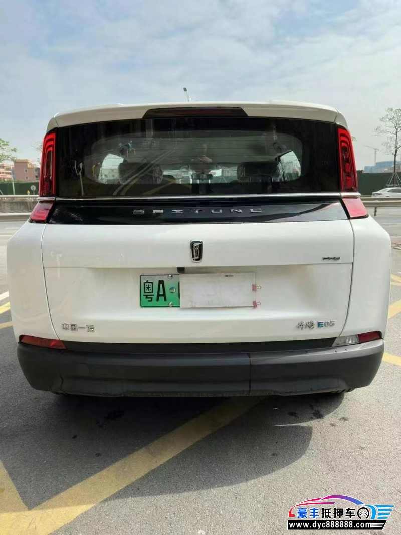 23年奔腾E05轿车抵押车出售