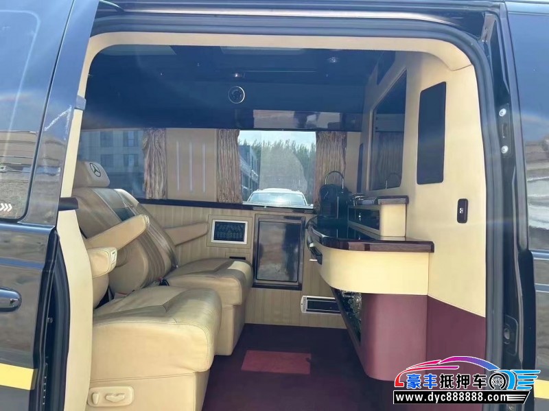 14年奔驰威霆轿车抵押车出售