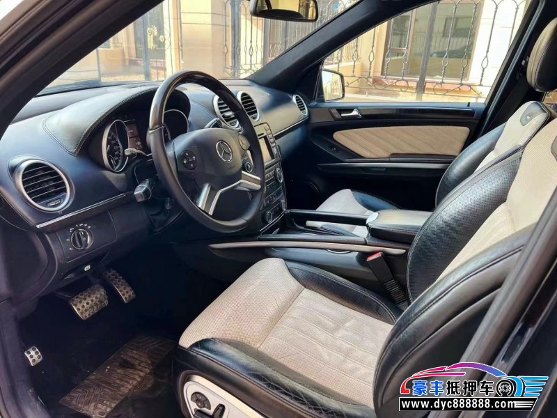 12年奔驰GL轿车抵押车出售