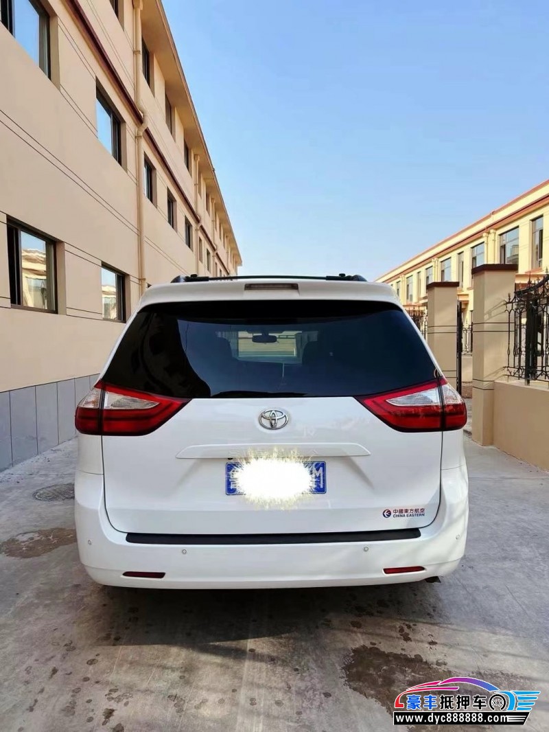 15年丰田塞纳轿车抵押车出售