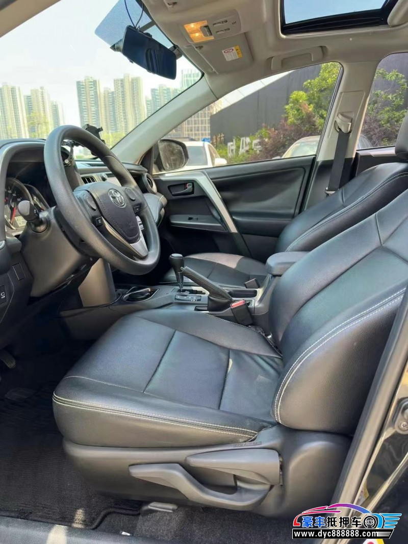 18年丰田RAV4荣放轿车抵押车出售