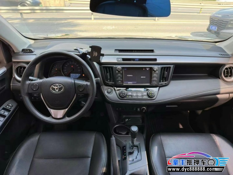 18年丰田RAV4荣放轿车抵押车出售