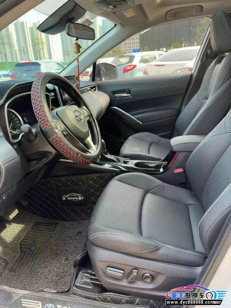 22年丰田锋兰达轿车抵押车出售