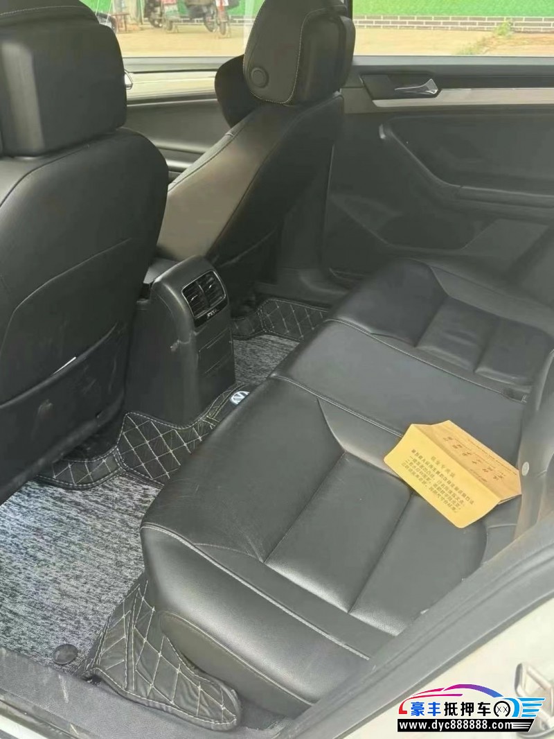 16年大众速腾轿车抵押车出售