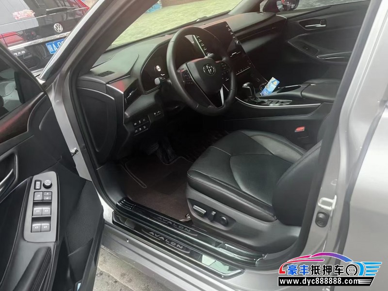 20年丰田亚洲龙轿车抵押车出售