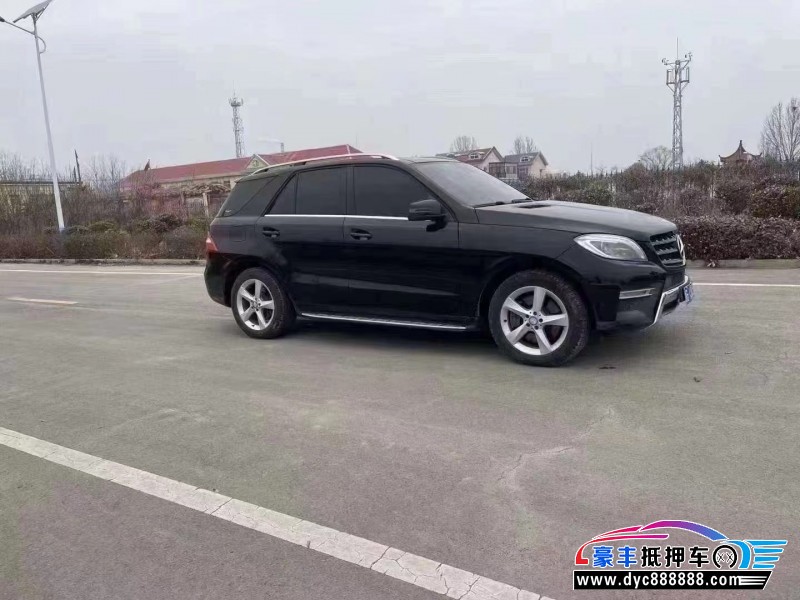 13年奔驰ML轿车抵押车出售