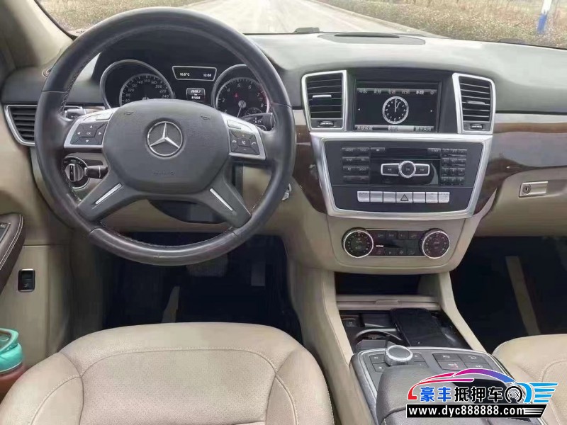 13年奔驰ML轿车抵押车出售