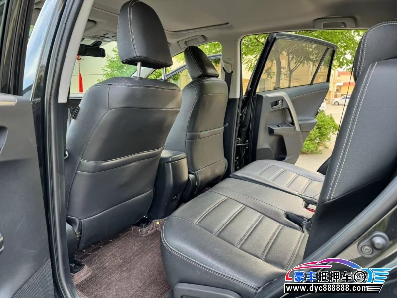 19年丰田RAV4荣放轿车抵押车出售