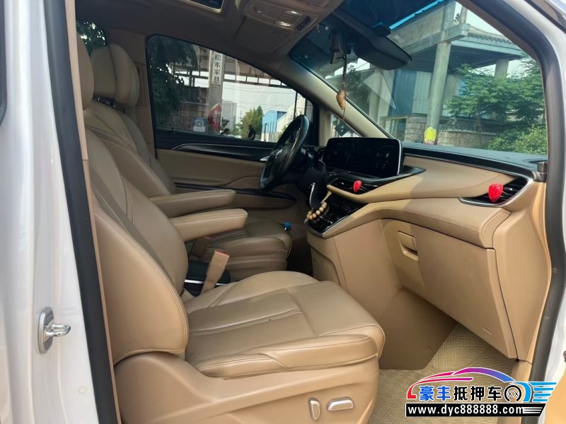 20年别克GL8轿车抵押车出售