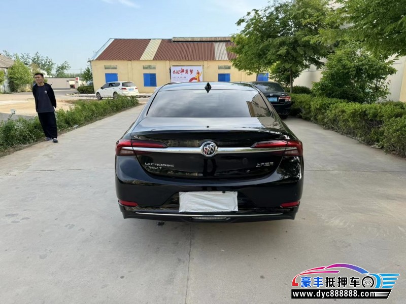 22年别克君越轿车抵押车出售