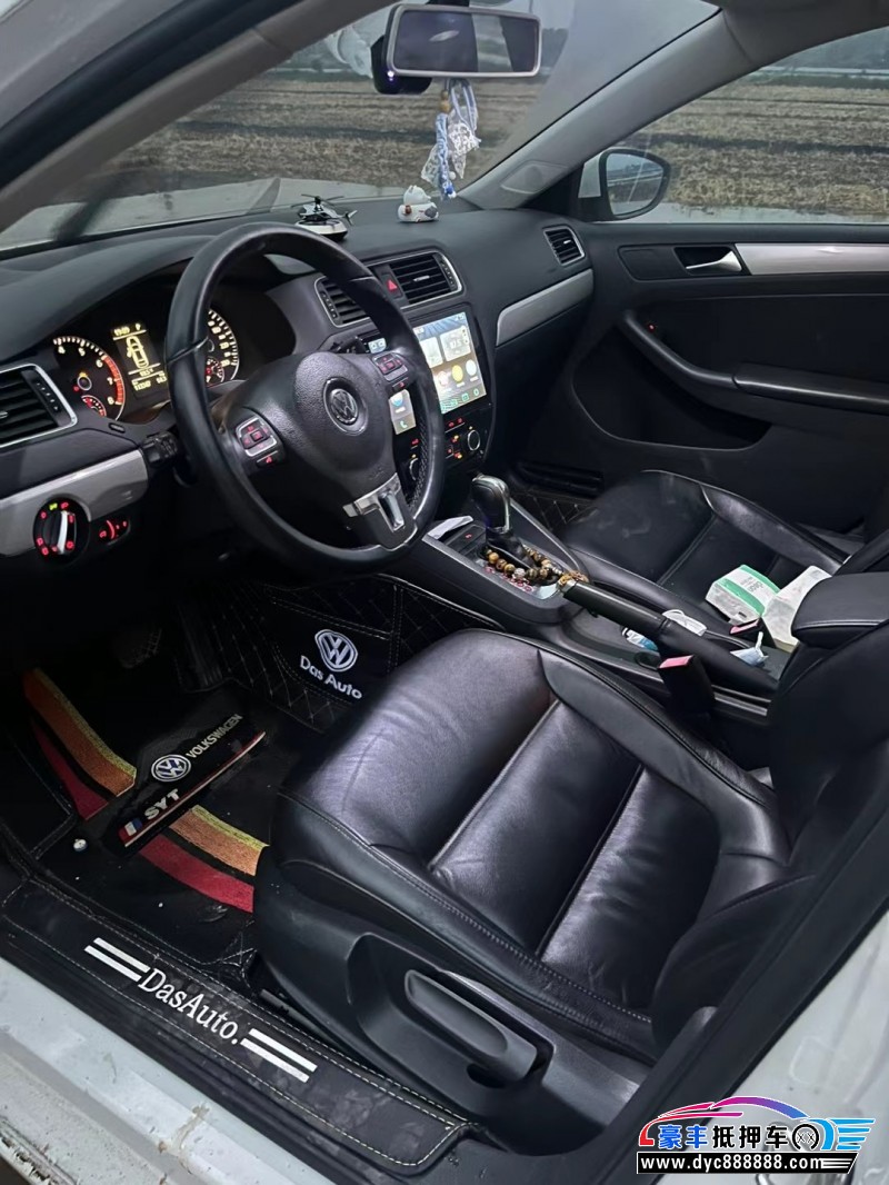 13年大众速腾轿车抵押车出售