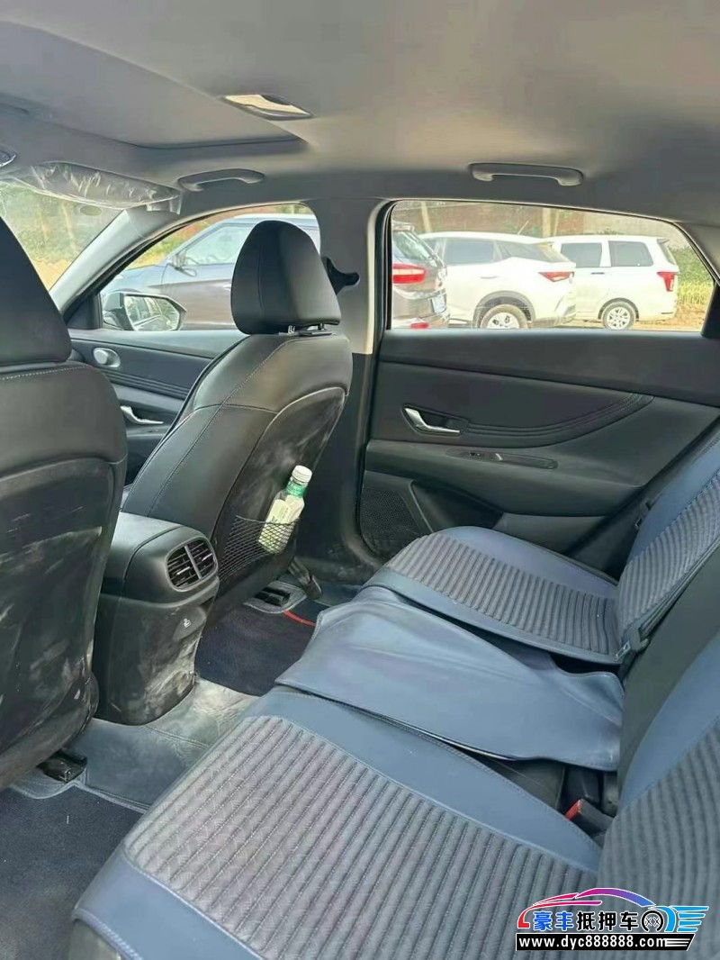 24年现代伊兰特轿车抵押车出售