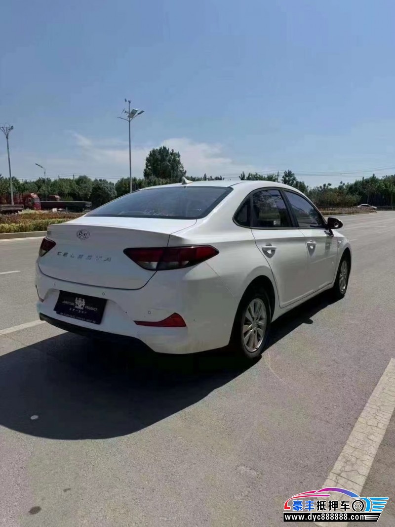 22年现代悦动轿车抵押车出售