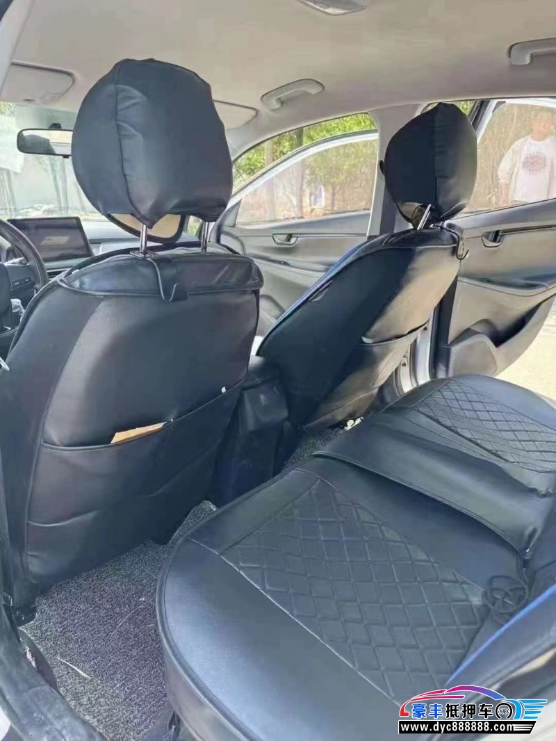 22年现代悦动轿车抵押车出售