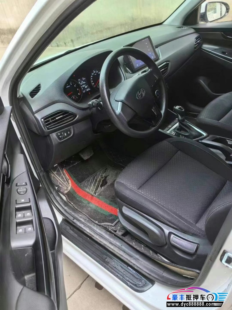 21年现代悦动轿车抵押车出售