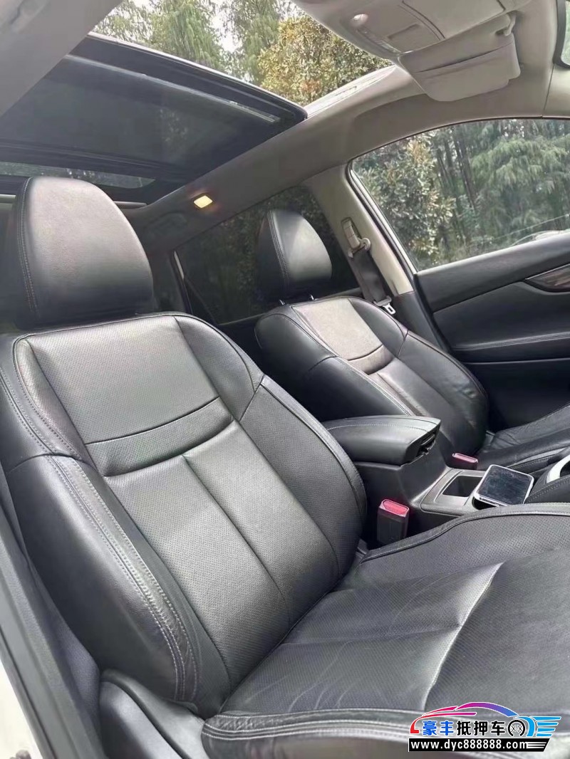 18年日产奇骏轿车抵押车出售