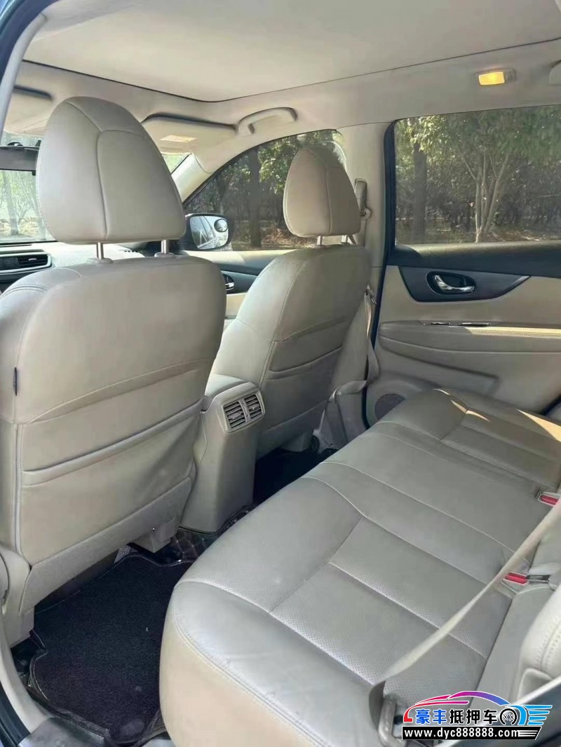 15年日产奇骏轿车抵押车出售