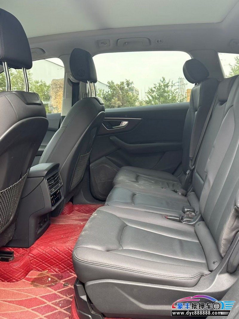 21年奥迪Q7轿车抵押车出售