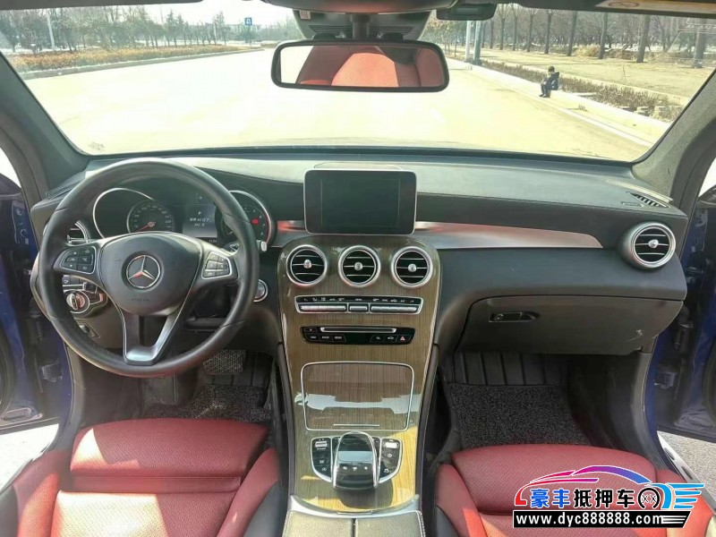 18年奔驰GLC轿车抵押车出售