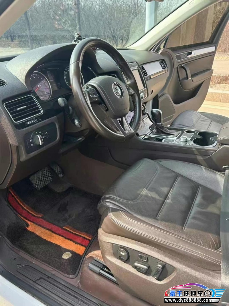 17年大众途锐轿车抵押车出售