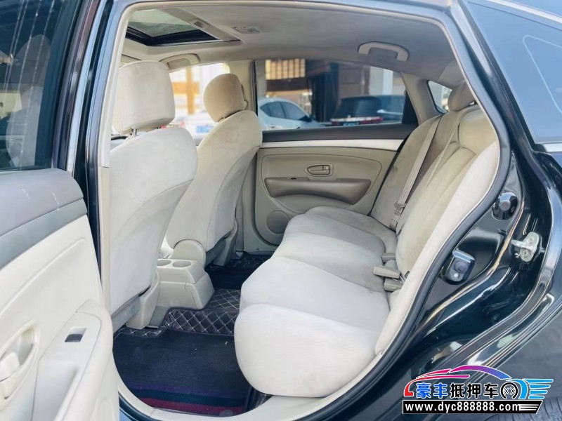 19年日产轩逸轿车抵押车出售