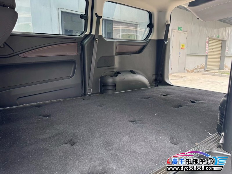 21年东风风行菱智轿车抵押车出售