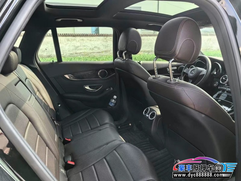 18年奔驰GLC轿车抵押车出售