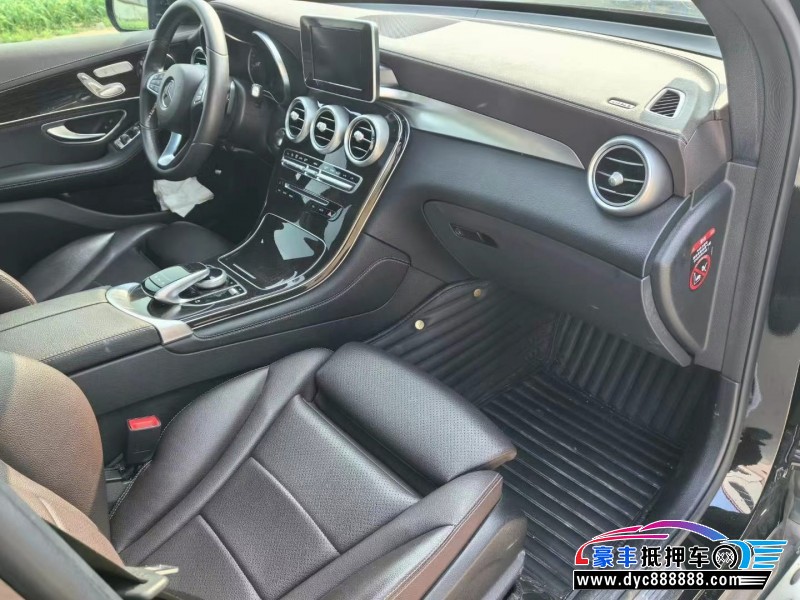 18年奔驰GLC轿车抵押车出售