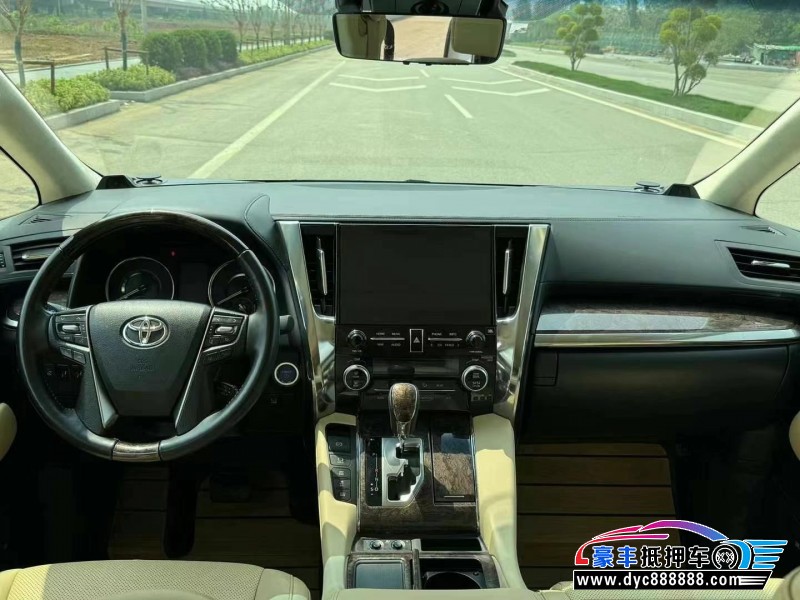 21年丰田埃尔法轿车抵押车出售