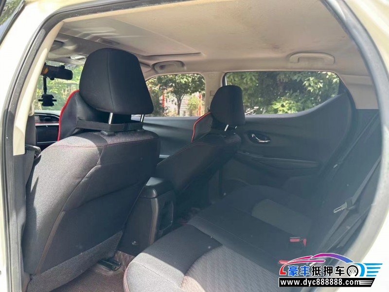 18年日产蓝鸟轿车抵押车出售