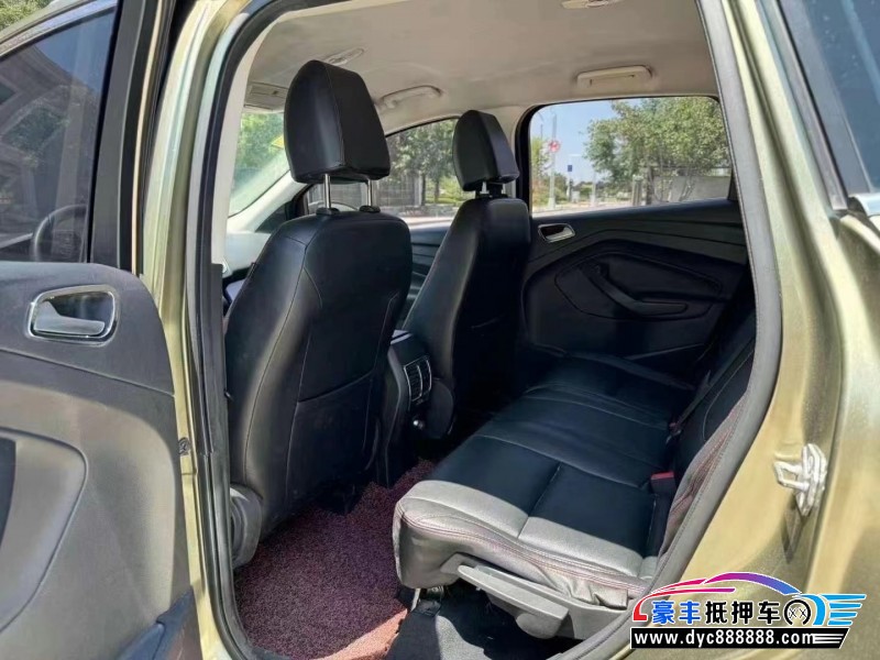 15年福特翼虎轿车抵押车出售