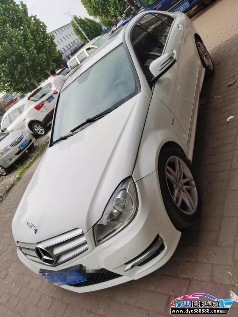 13年奔驰C轿车抵押车出售
