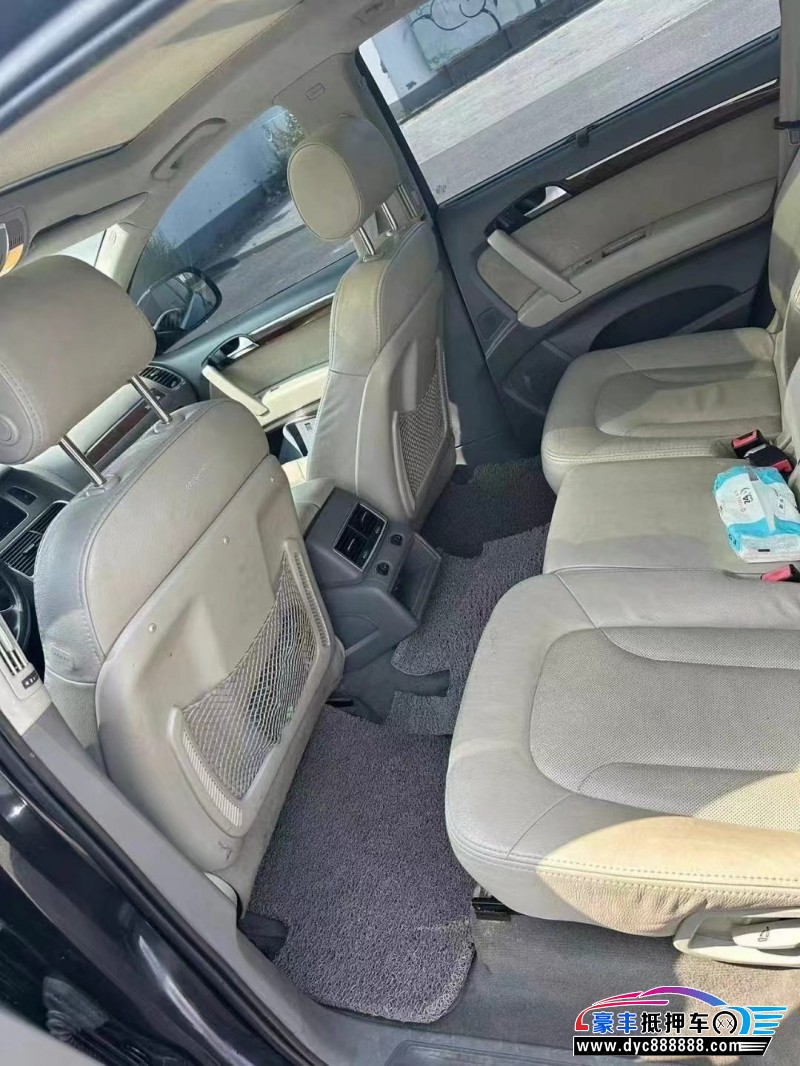 10年奥迪Q7轿车抵押车出售