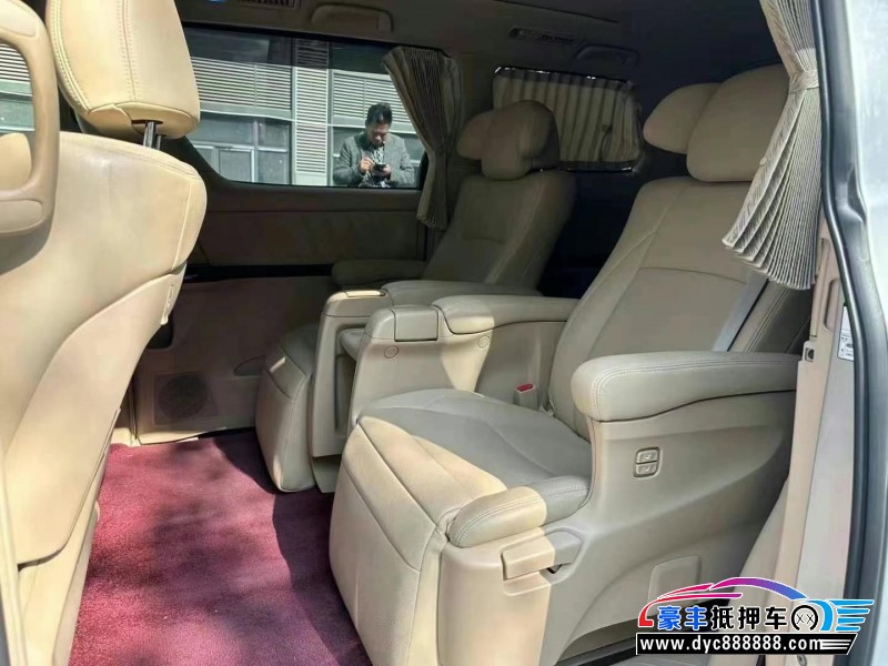 13年丰田埃尔法轿车抵押车出售