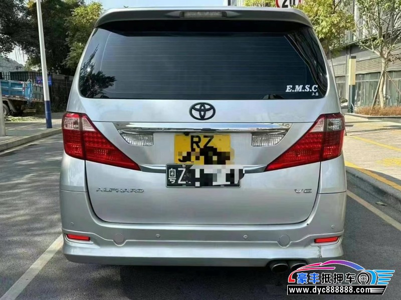 13年丰田埃尔法轿车抵押车出售