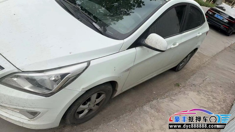 16年现代瑞纳轿车抵押车出售