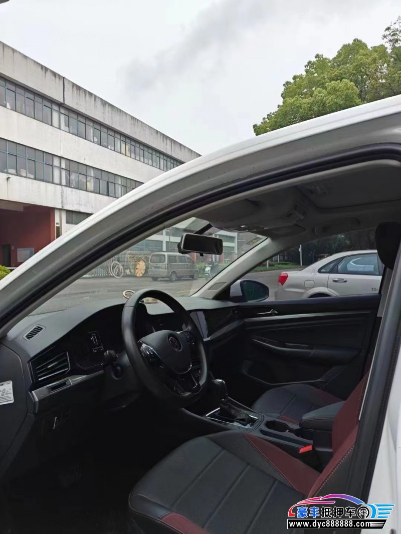 22年大众宝来轿车抵押车出售