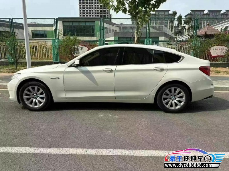 13年宝马2系轿车抵押车出售