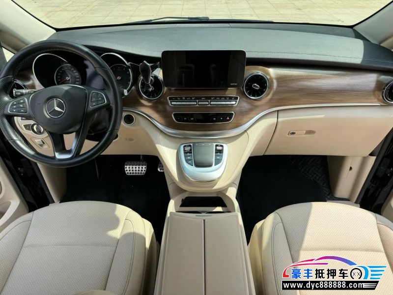 21年奔驰V轿车抵押车出售