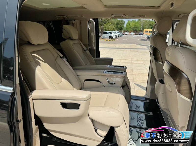 21年奔驰V轿车抵押车出售