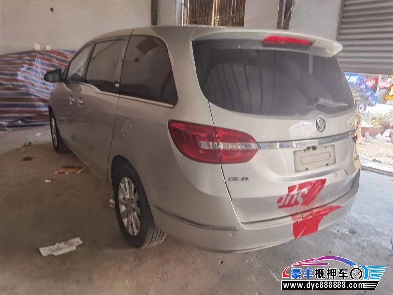 15年别克GL8轿车抵押车出售